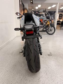2026 Suzuki GSX-8R (GSX800FRQ) White