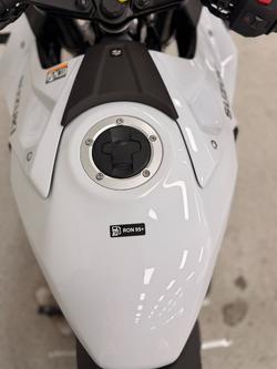 2026 Suzuki GSX-8R (GSX800FRQ) White
