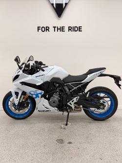 2026 Suzuki GSX-8R (GSX800FRQ) White