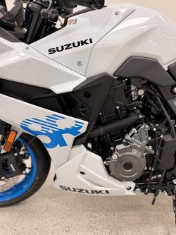 2026 Suzuki GSX-8R (GSX800FRQ) White