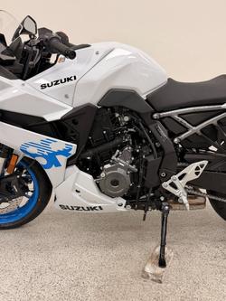 2026 Suzuki GSX-8R (GSX800FRQ) White