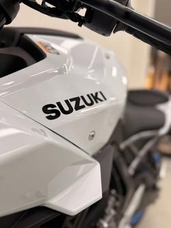 2026 Suzuki GSX-8R (GSX800FRQ) White