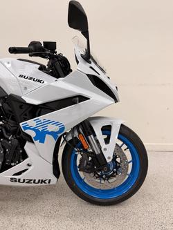 2026 Suzuki GSX-8R (GSX800FRQ) White