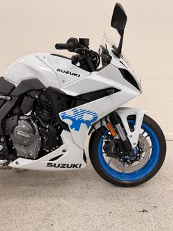 2026 Suzuki GSX-8R (GSX800FRQ) White