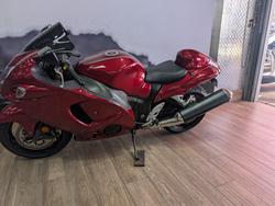 Suzuki 2011 SUZUKI 1300CC GSXR1300R HAYABUSA RED