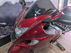 Suzuki 2011 SUZUKI 1300CC GSXR1300R HAYABUSA RED