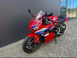 2026 Honda CBR650R RED