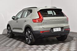 2022 Volvo XC40 Ultimate B5 Dark