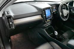 2022 Volvo XC40 Ultimate B5 Dark