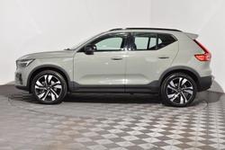 2022 Volvo XC40 Ultimate B5 Dark