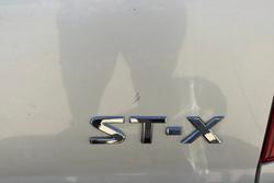 2017 Nissan Navara ST-X