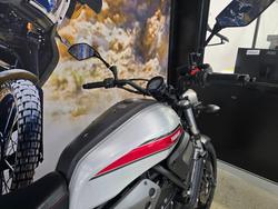 2019 Yamaha XSR700 SILVER