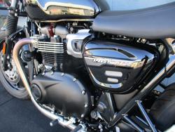 2025 Triumph BONNEVILLE SPEED TWIN Black
