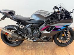Yamaha YZF-R7LA