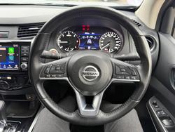 2022 Nissan Navara ST-X