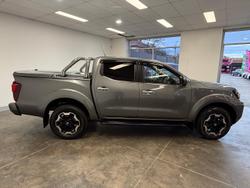 2022 Nissan Navara ST-X