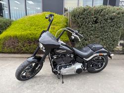 2018 HARLEY-DAVIDSON FLSB SPORT GLIDE (CUSTOM TT) Black
