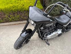 2018 HARLEY-DAVIDSON FLSB SPORT GLIDE (CUSTOM TT) Black