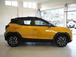 2025 Mahindra XUV3XO AX7L