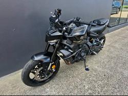 2024 Yamaha MT-09 Y-AMT BLACK