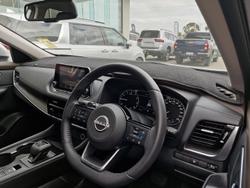 2024 Nissan X-TRAIL ST-L
