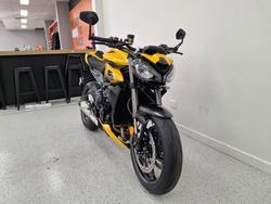 2027 Triumph STREET TRIPLE RS Road PHANTOM BLACK