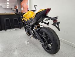 2027 Triumph STREET TRIPLE RS Road PHANTOM BLACK