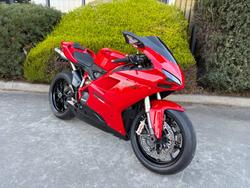 2011 DUCATI 848 EVO Red
