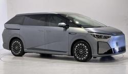 2026 XPeng X9 Standard Range