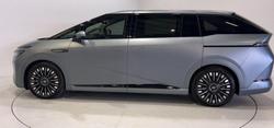2026 XPeng X9 Standard Range