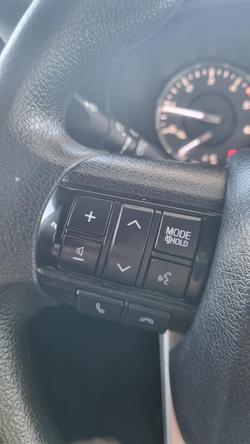 2023 Toyota Hilux SR