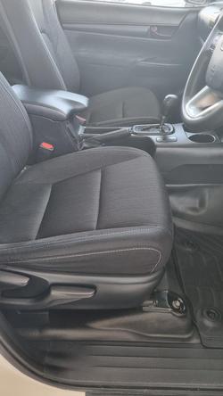 2023 Toyota Hilux SR