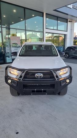 2023 Toyota Hilux SR
