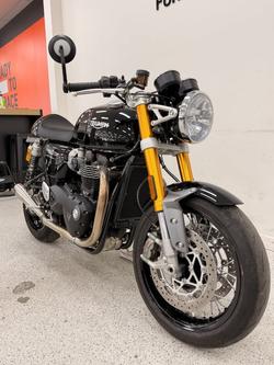 2022 Triumph THRUXTON RS Black