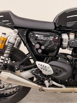 2022 Triumph THRUXTON RS Black