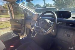 2022 Hyundai STARIA LOAD