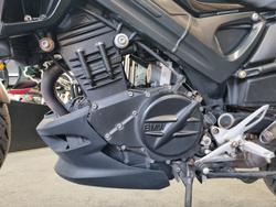 2014 BMW Motorrad Bmw 800CC F 800 R (14-10) LIGHTWHITE UNI/BLACK STORM MET/SCHW