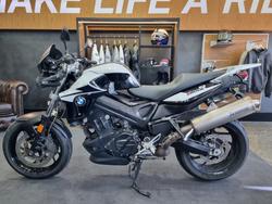 2014 BMW Motorrad Bmw 800CC F 800 R (14-10) LIGHTWHITE UNI/BLACK STORM MET/SCHW