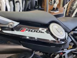 2014 BMW Motorrad Bmw 800CC F 800 R (14-10) LIGHTWHITE UNI/BLACK STORM MET/SCHW