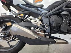 2014 Triumph STREET TRIPLE 660 White