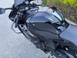 2025 Yamaha YZF-R1 Grey