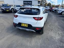 2022 KIA STONIC S