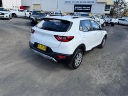 2022 KIA STONIC S