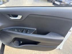2022 KIA STONIC S
