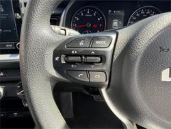 2022 KIA STONIC S