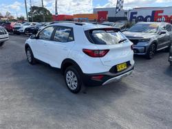 2022 KIA STONIC S