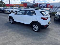 2022 KIA STONIC S