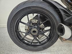 2023 DUCATI PANIGALE V2 Red