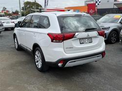 2021 MITSUBISHI OUTLANDER ES 7 SEAT (2WD)