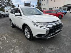 2021 MITSUBISHI OUTLANDER ES 7 SEAT (2WD)